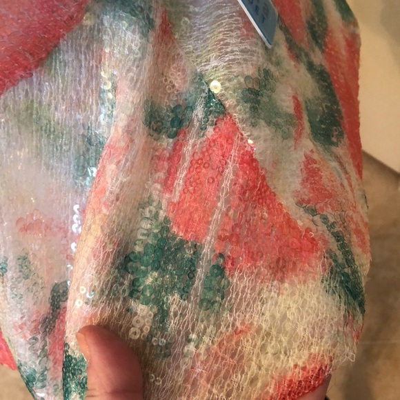 - Alice + Olivia sequined top - Picture 16 of 17